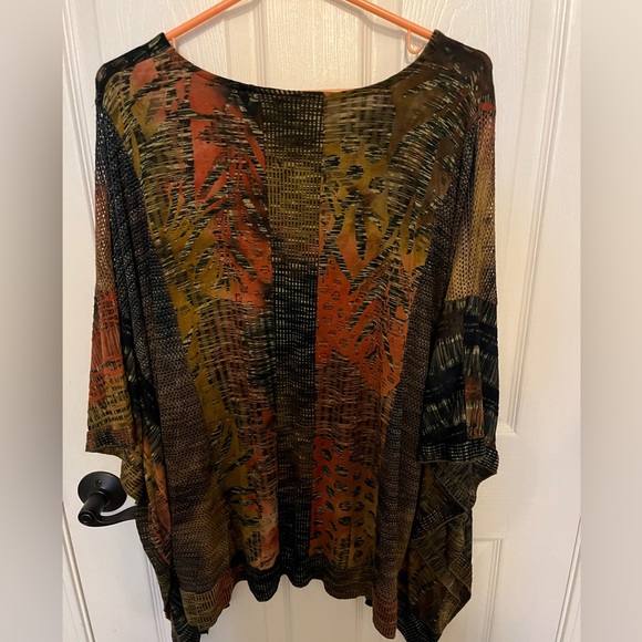 Coco and Carmen OS Top - Picture 6 of 6